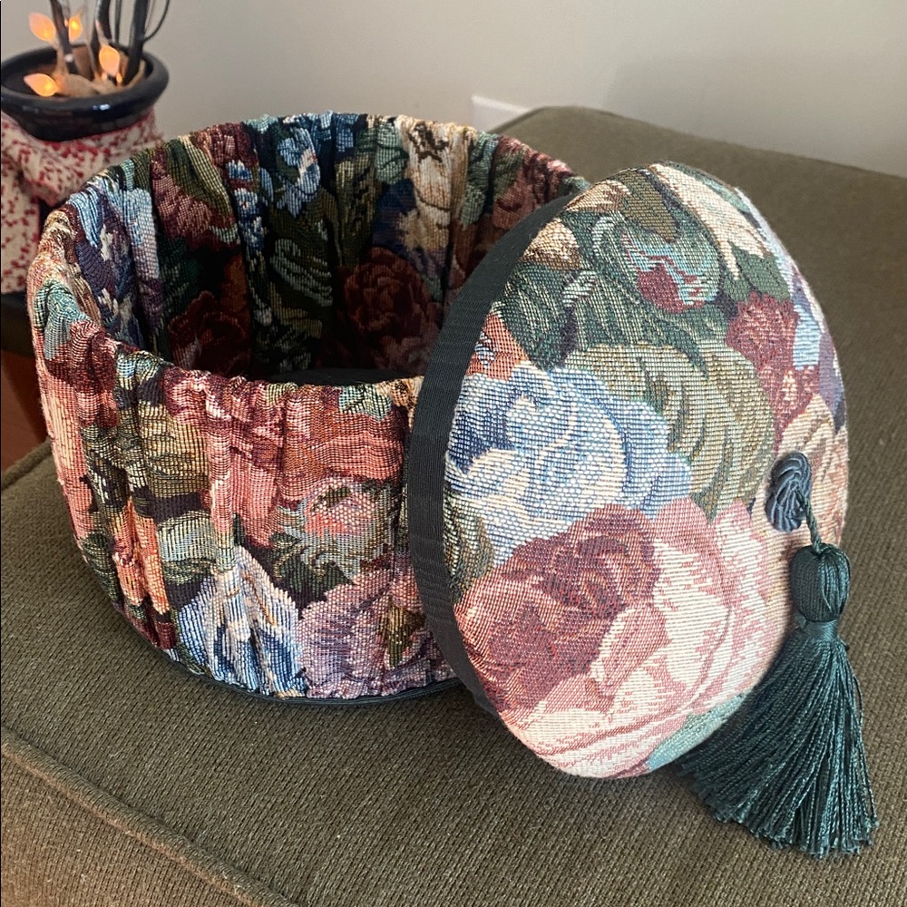 Vintage Tapestry Hat Veil Box Green Pink Floral Pattern Women's Tassel Keepsake